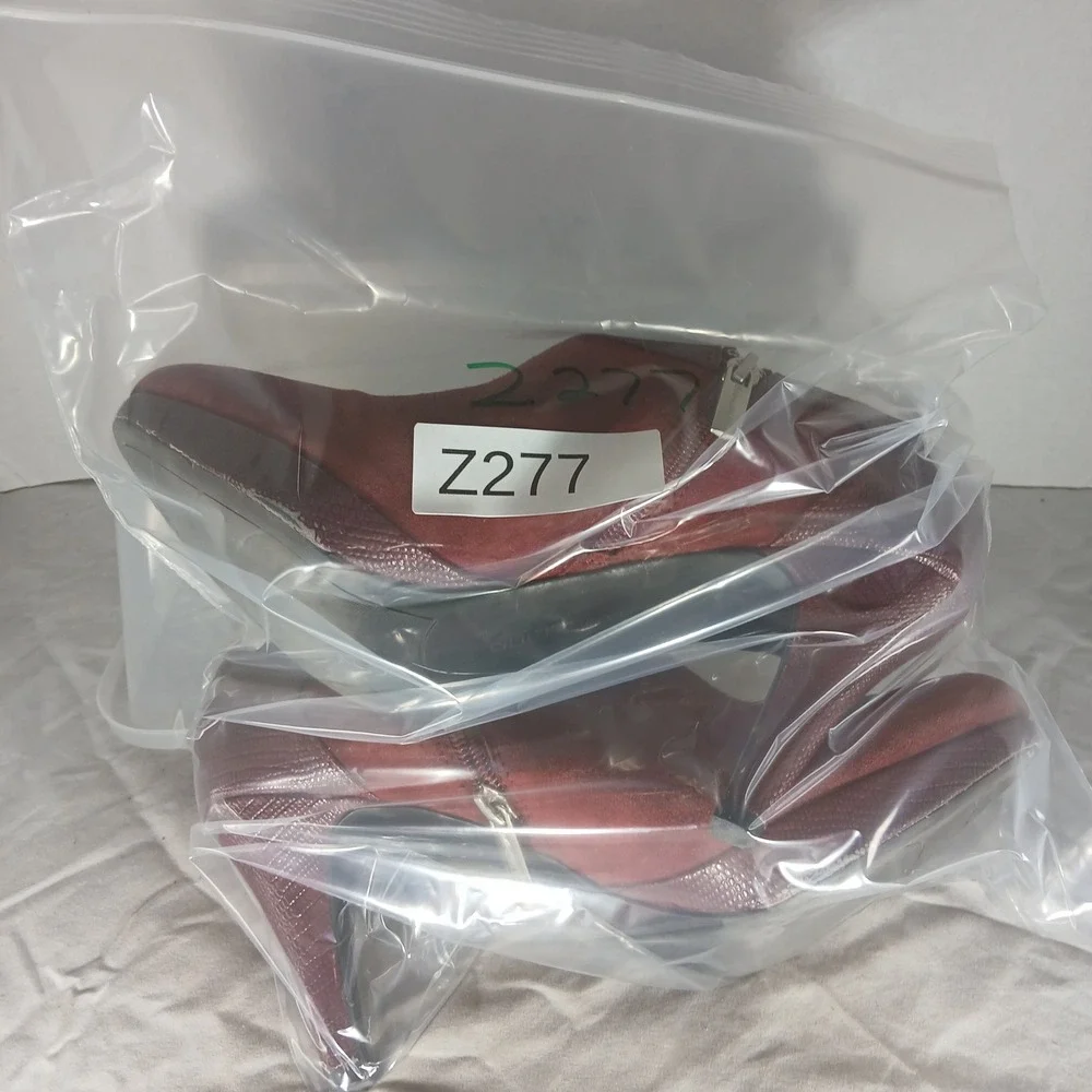 Bandolino Women Burgundy Suede‎ Snake Embossed Ankle Booties Heels Size 8.5M